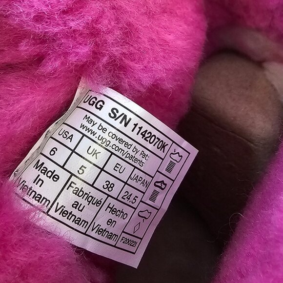 UGG Mini Velvet Classic Bootie, Ugg Plush, Pink, Kids/Womens, 6 Youth 8 Womens - Picture 9 of 11